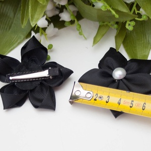 Virág formájú hajcsat - Fekete - ruha & divat - hajdísz & hajcsat - hajcsat & hajtű - Meska.hu