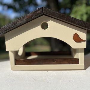 Madáretető boltíves ablakkal / krém-dió/, Otthon & Életmód, Ház & Kert, Madáretető & Itató, Famegmunkálás, MESKA