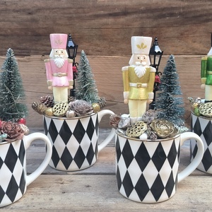 Diótörő bögrés dísz (LED-es) - rózsaszín - karácsony - adventi díszek - adventi asztaldísz - Meska.hu