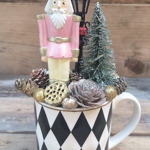 Diótörő bögrés dísz (LED-es) - rózsaszín, Karácsony, Adventi díszek, Adventi asztaldísz, , MESKA