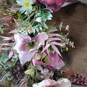 Tavaszi kopogtató, lila - otthon & életmód - dekoráció - ajtó- és ablak dekoráció - ajtódísz & kopogtató - Meska.hu