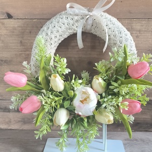  Tavaszi ajtódísz csipkével bevont szalma alapon - Meska.hu