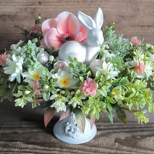 Nyuszis asztaldísz kerámia talpon, Ünnepi díszek, dekorációk, Húsvéti díszek és dekorációk, Húsvéti asztaldíszek, , MESKA