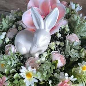 Nyuszis asztaldísz kerámia talpon - ünnepi díszek, dekorációk - húsvéti díszek és dekorációk - húsvéti asztaldíszek - Meska.hu