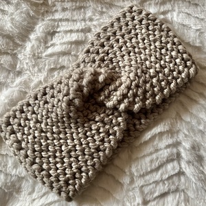 Kézzel kötött fülvédő / fülmelegítő - ruha & divat - sál, sapka, kendő - fejpánt - Meska.hu