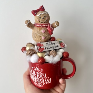 Piros fehér karácsonyi asztaldísz bögrében mézeskalács figurával - Meska.hu