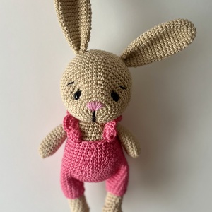 Horgolt nyuszi nadrágban - Húsvét - Meska.hu