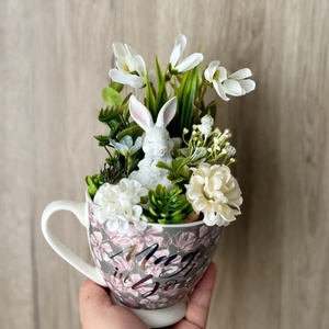 Lila fehér Húsvéti asztaldísz bögrében nyuszi figurával, Ünnepi díszek, dekorációk, Húsvéti díszek és dekorációk, Húsvéti asztaldíszek, Mindenmás, MESKA