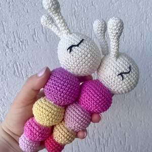 Horgolt színes hernyó csörgő - Meska.hu