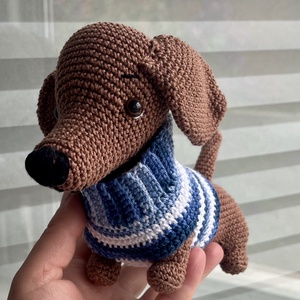 Horgolt pulcsis tacskó - Meska.hu