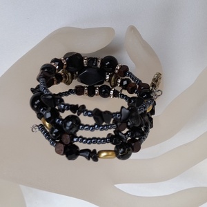  Fekete , arany karkötő - ékszer - karkötő - gyöngyös karkötő - Meska.hu