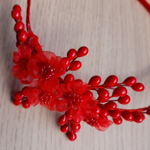 Piros hajpánt.  - esküvő - hajdísz - hajpánt - Meska.hu