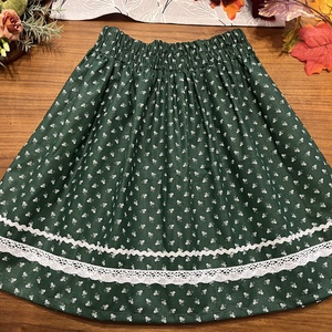 Kék tulipánmintás szoknya- fehér csipkével, derék 80-90 cm, népi táncszoknya, nyári  - Meska.hu