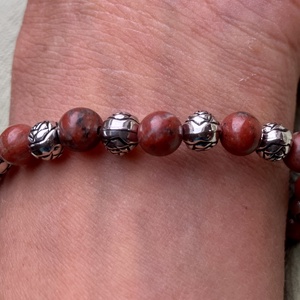 Vörös jáspis ásványkarkötő, Ékszer, Karkötő, Ásványkarkötő, Gyöngyfűzés, gyöngyhímzés, Ékszerkészítés, MESKA