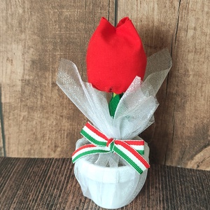 Cserepes tulipán organzával, nemzeti szín, Otthon & Életmód, Dekoráció, Virágdísz és tartó, Csokor & Virágdísz, Mindenmás, MESKA