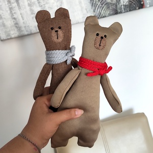 Mackó, textil figura színes sállal. - játék & sport - plüssállat & játékfigura - maci - Meska.hu