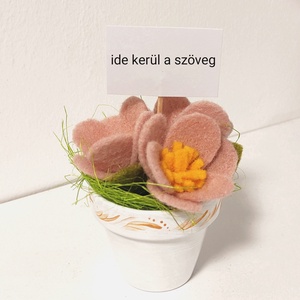 Cserepes virág egyedi felirattal, gyapjúfilc virágok kerámia kaspóban, Otthon & Életmód, Dekoráció, Asztal és polc dekoráció, Asztaldísz, Mindenmás, MESKA