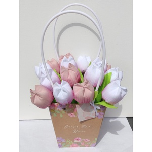 Textil tulipánok papír táskában kísérő kártyával  - Meska.hu