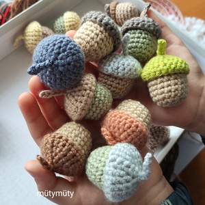 Horgolt makk, horgolt makkok vegyes színekben - otthon & életmód - dekoráció - dísztárgy - Meska.hu