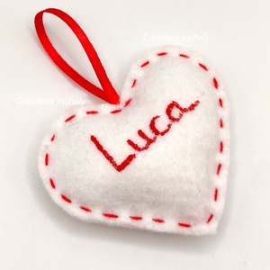 Névre szóló karácsonyi szív függő dísz (kicsi), Karácsony, Karácsonyi lakásdekoráció, Karácsonyfadíszek, Varrás, MESKA