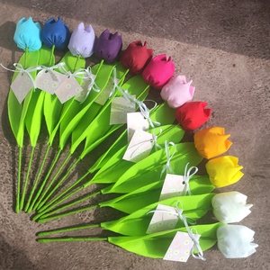 Ballagási textil tulipánok kísérő kártyával, szivárvány színben 12 db/cs, Otthon & Életmód, Virágdekoráció, Virágok, Virágcsokor, Varrás, MESKA