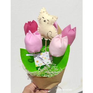 Ballagási virágcsokor, óvodai bölcsődei ballagó csokor, textil tulipánok filc figurával, személyre szabható örökcsokor - otthon & életmód - virágdekoráció - virágok - virágcsokor - Meska.hu