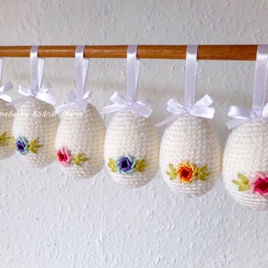 Horgolt húsvéti tojás rózsával, akasztóval 3 darab - ünnepi díszek, dekorációk - húsvéti díszek és dekorációk - húsvéti tojás, hímestojás - Meska.hu