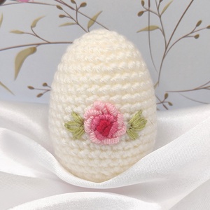 Horgolt húsvéti tojás rózsa hímzéssel több színben, Ünnepi díszek, dekorációk, Húsvéti díszek és dekorációk, Húsvéti tojás, hímestojás, Hímzés, Horgolás, MESKA