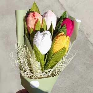 Tulipán csokor kísérő kártyával, krepp papír tulipánokból - Meska.hu