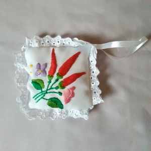 Hímzett tűpárna - Meska.hu