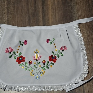 Matyó kötény , Otthon & Életmód, Konyhafelszerelés, tálalás, Konyhai textil, Kötény, Hímzés, MESKA