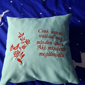 Hímzett párna , Otthon & Életmód, Lakástextil, Párna & Párnahuzat, Díszpárna (belsővel együtt), Hímzés, Varrás, MESKA