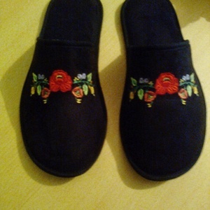 Szoba papucs  mindenkinek  egyedi hímzéssel, személyes ajándéknak -  - Meska.hu