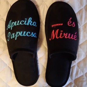 Szobapapucs egyedi kérés alapján hímezve  - Meska.hu