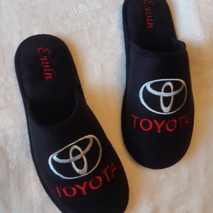 Szobapapucs  autó márkák  rajongóinak( Volvo. Audi, Ferrari, Suziki, Toyota még sok egyéb vásárlói kérésnek megfelelóen) - Meska.hu