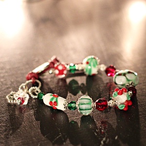 Bohém karácsonyi lámpagyöngy karkötő, bohém üveggyöngy karkötő, MURÁNÓI üveg ékszer, karácsonyi karkötő - Meska.hu