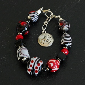 Alfa Rosso - vörös fekete lámpagyöngy karkötő, MURÁNÓI üveg ékszer - ékszer - karkötő - gyöngyös karkötő - Meska.hu