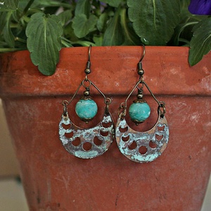 Artemis - rusztikus lámpagyöngy fülbevaló, holdfázis fülbevaló, türkiz zöld üveggyöngy fülbevaló, MURÁNÓI üveg ékszer - ékszer - fülbevaló - lógó fülbevaló - Meska.hu