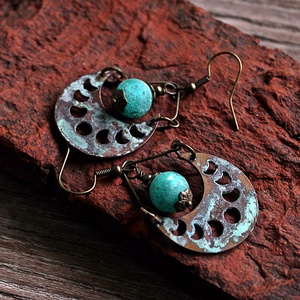 Artemis - rusztikus lámpagyöngy fülbevaló, holdfázis fülbevaló, türkiz zöld üveggyöngy fülbevaló, MURÁNÓI üveg ékszer - ékszer - fülbevaló - lógó fülbevaló - Meska.hu