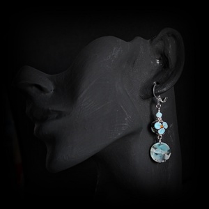 Nefelejcs - kék virágos lámpagyöngy fülbevaló, tavaszi üveggyöngy fülbevaló, MURÁNÓI üvegékszer - ékszer - fülbevaló - lógó fülbevaló - Meska.hu