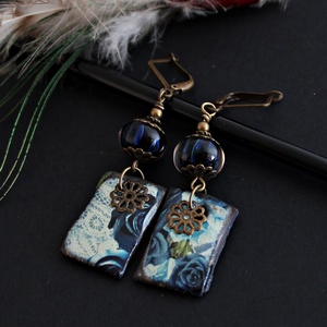 Arlésienne - csíkos lámpagyöngy fülbevaló porcelán függővel, kék üveggyöngy fülbevaló, MURÁNÓI üvegékszer - Meska.hu