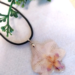 Orchidea műgyanta ékszer  - ékszer - nyaklánc - medál - Meska.hu