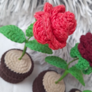 Horgolt mini virágok - karácsony - karácsonyi lakásdekoráció - karácsonyi lakásdíszek - Meska.hu