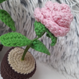 Horgolt mini virágok - karácsony - karácsonyi lakásdekoráció - karácsonyi lakásdíszek - Meska.hu