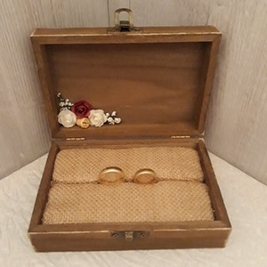 Gyűrűtartó dobozka, 3D mintával, belső díszítéssel! - esküvő - kiegészítők - gyűrűtartó & gyűrűpárna - Meska.hu