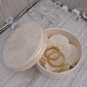 Romantikus, vintage hangulatú gyűrűtartó doboz esküvői ceremóniára! - esküvő - kiegészítők - gyűrűtartó & gyűrűpárna - Meska.hu