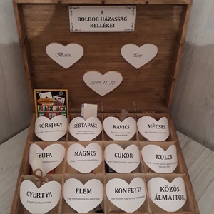 Személyre szóló,romantikus, vintage hangulatú esküvői ajándékdoboz, apró meglepetésekkel, üzenetekkel! - esküvő - emlék & ajándék - doboz - Meska.hu