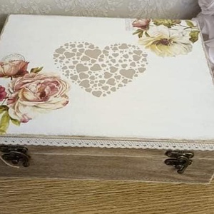 Személyre szóló,romantikus, vintage hangulatú esküvői ajándékdoboz, apró meglepetésekkel, üzenetekkel! - esküvő - emlék & ajándék - doboz - Meska.hu