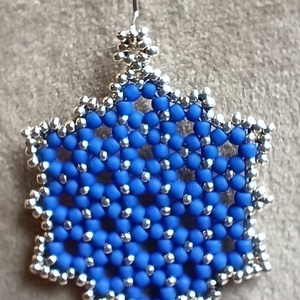 Kobalték és ezüst színű fülbevaló üveggyöngyből - ékszer - fülbevaló - lógó fülbevaló - Meska.hu