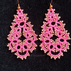 Pink és rosegold hajócsipke fülbevaló üveggyöngy díszítéssel nemesacél akasztóval - ékszer - fülbevaló - csillár fülbevaló - Meska.hu
